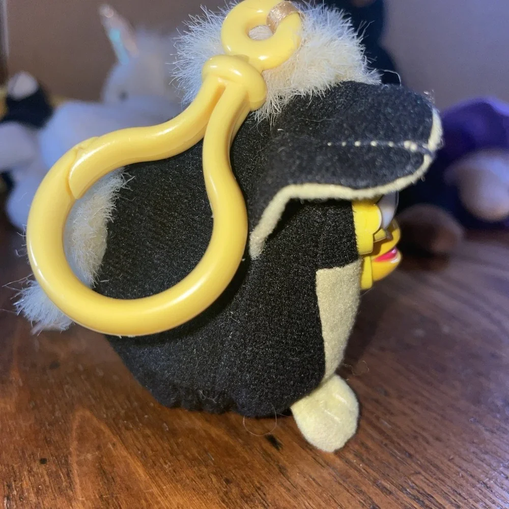 vintage 1995 WORKING Black Furby keychain hook Gray‎ Eyes (needs Batteries)
